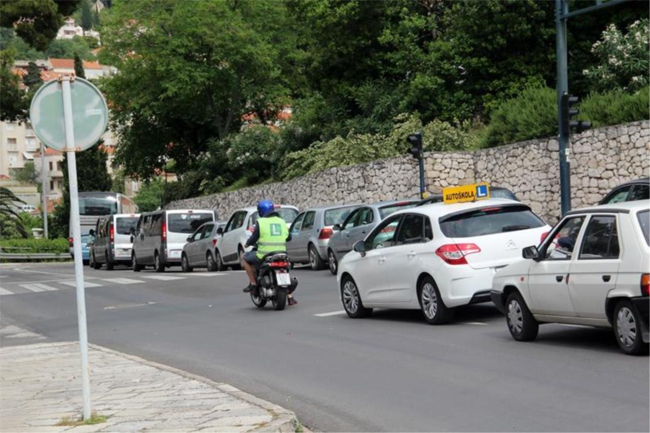 Prometna gužva 0