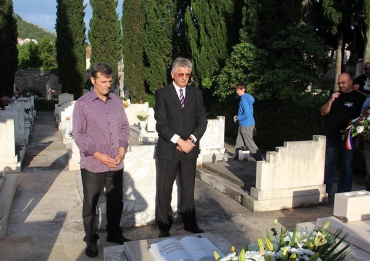 Otkrivanje spomen ploče donPeru Vuletiću 0