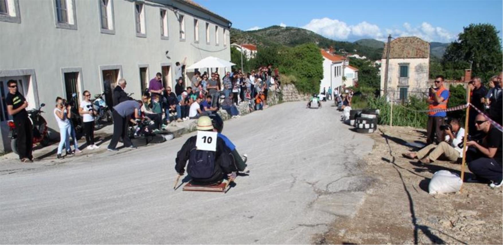 Utrka karićima u Orašcu 0