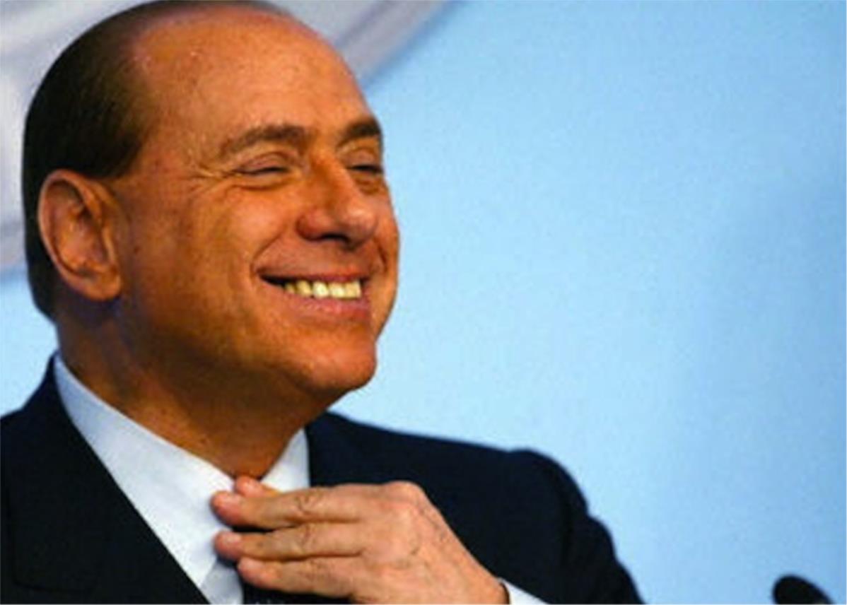 silvio-berlusconi-adjusting-tie.jpg