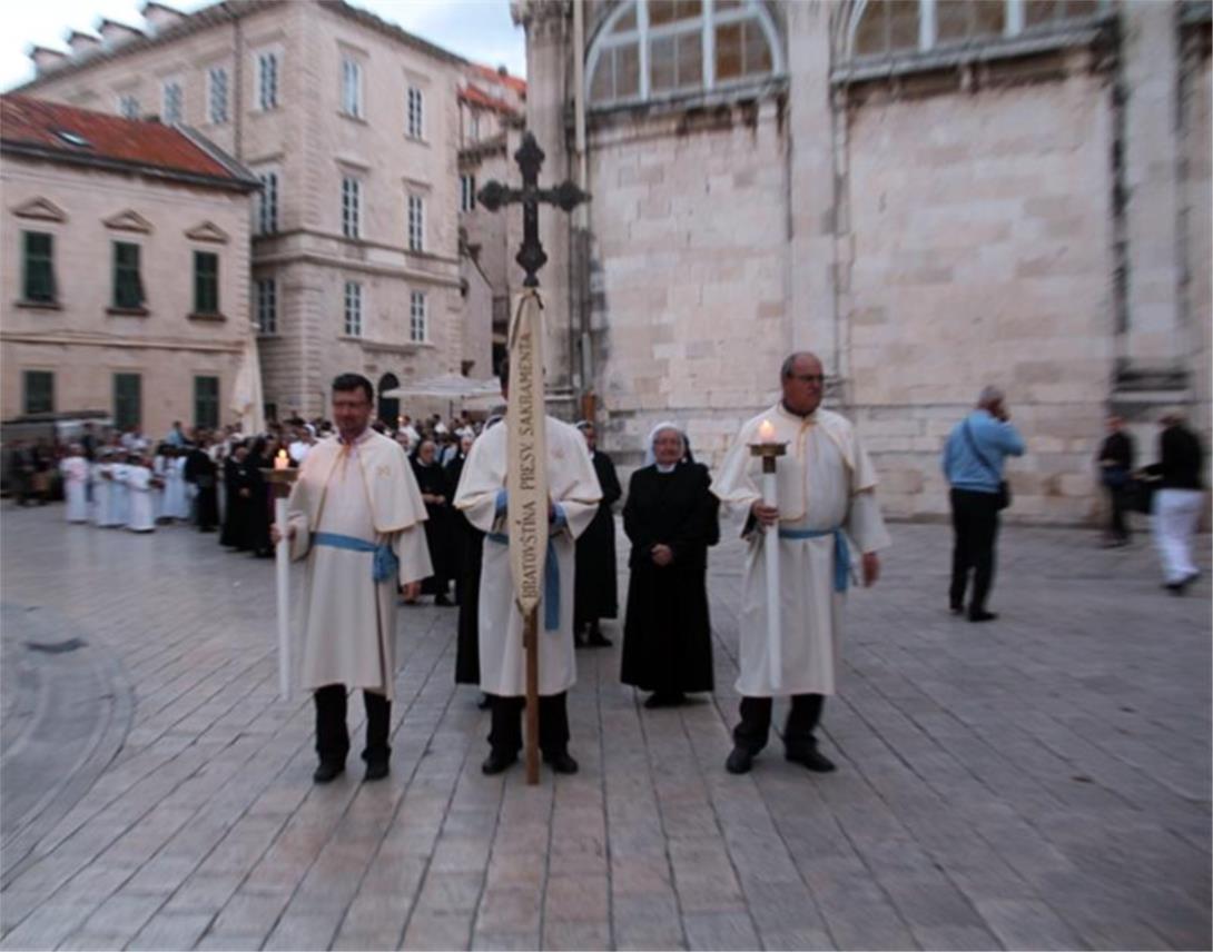 Tijelovo procesija  0