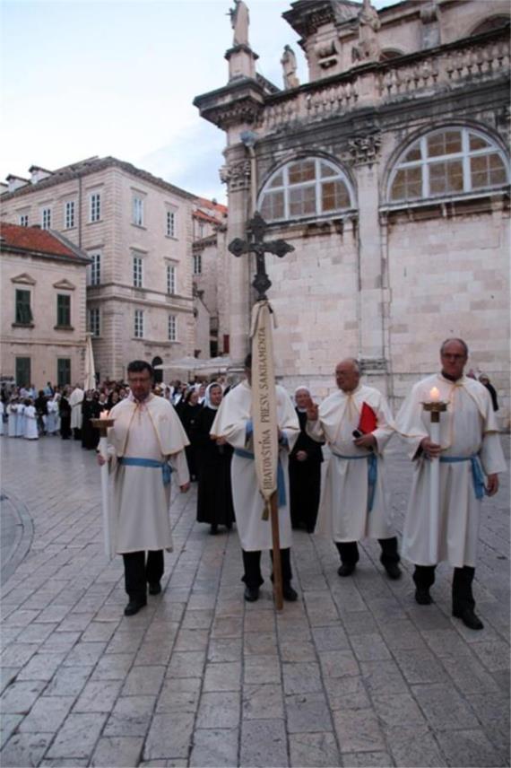 Tijelovo procesija  0