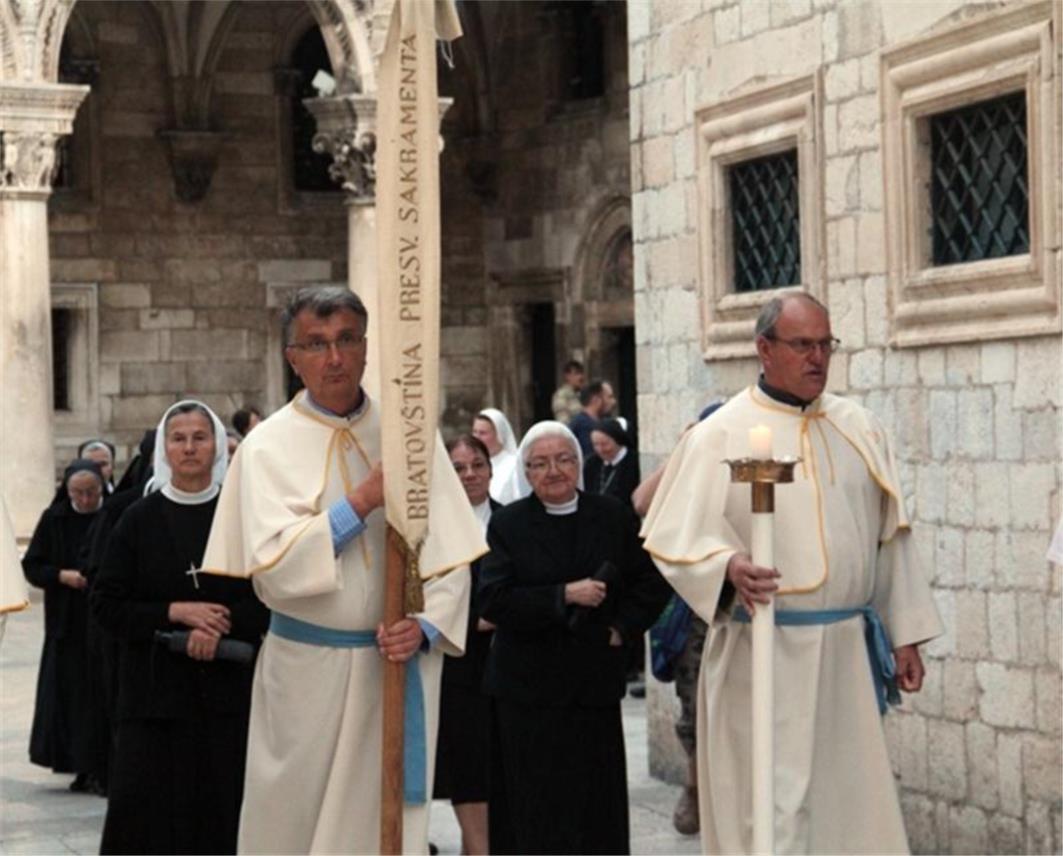 Tijelovo procesija  0