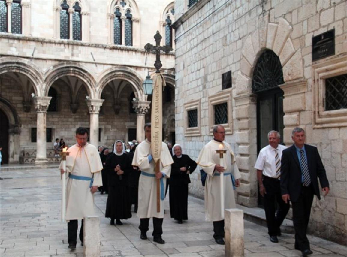 Tijelovo procesija  0
