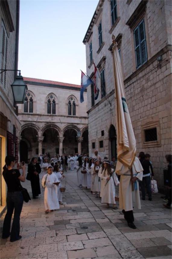 Tijelovo procesija  0