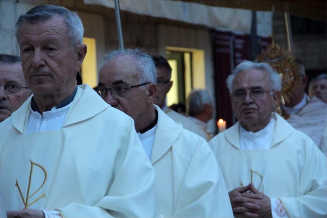 Tijelovo procesija  0