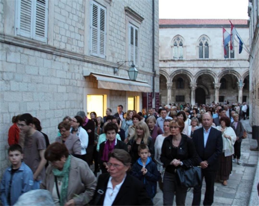 Tijelovo procesija  0