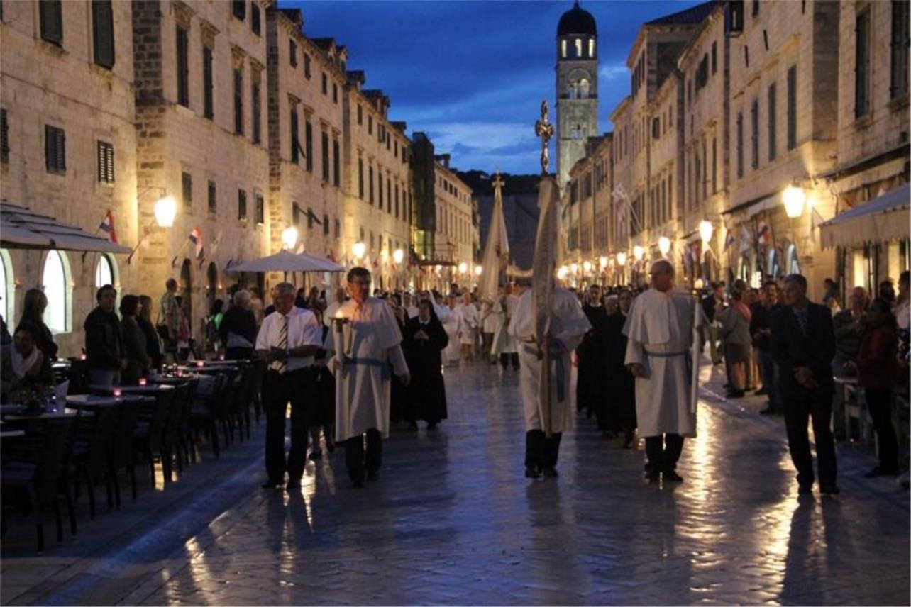 Tijelovo procesija  0