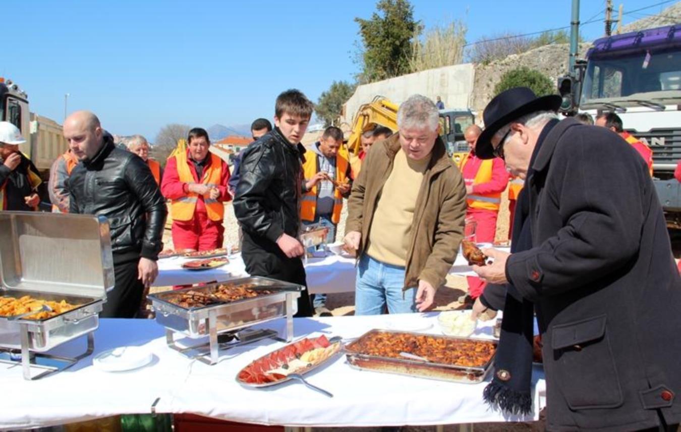 Asfaltiranje Ilijine Glavice  Andro 0