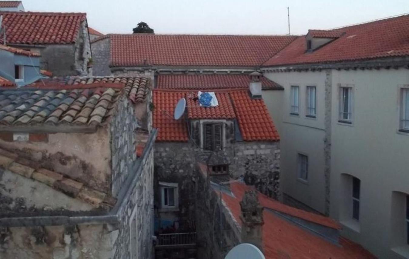 Spavač na krovu-Dubrovnik 0