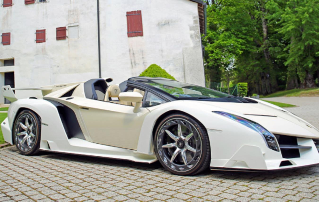 Automobil