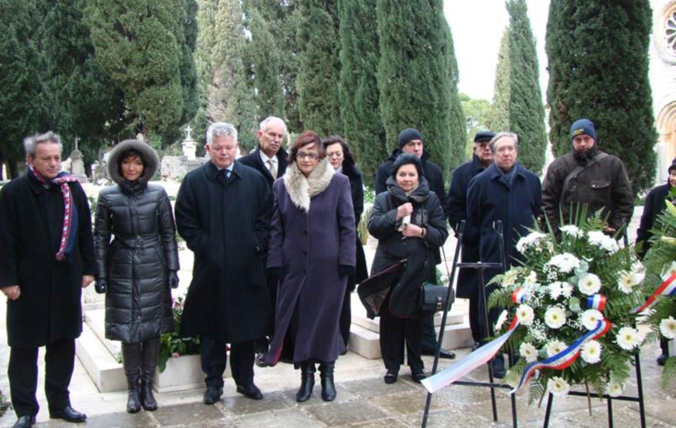 Polaganje vijenaca na Boninovu (službeni početak obilježavanja blagdana sv. Vlaha)