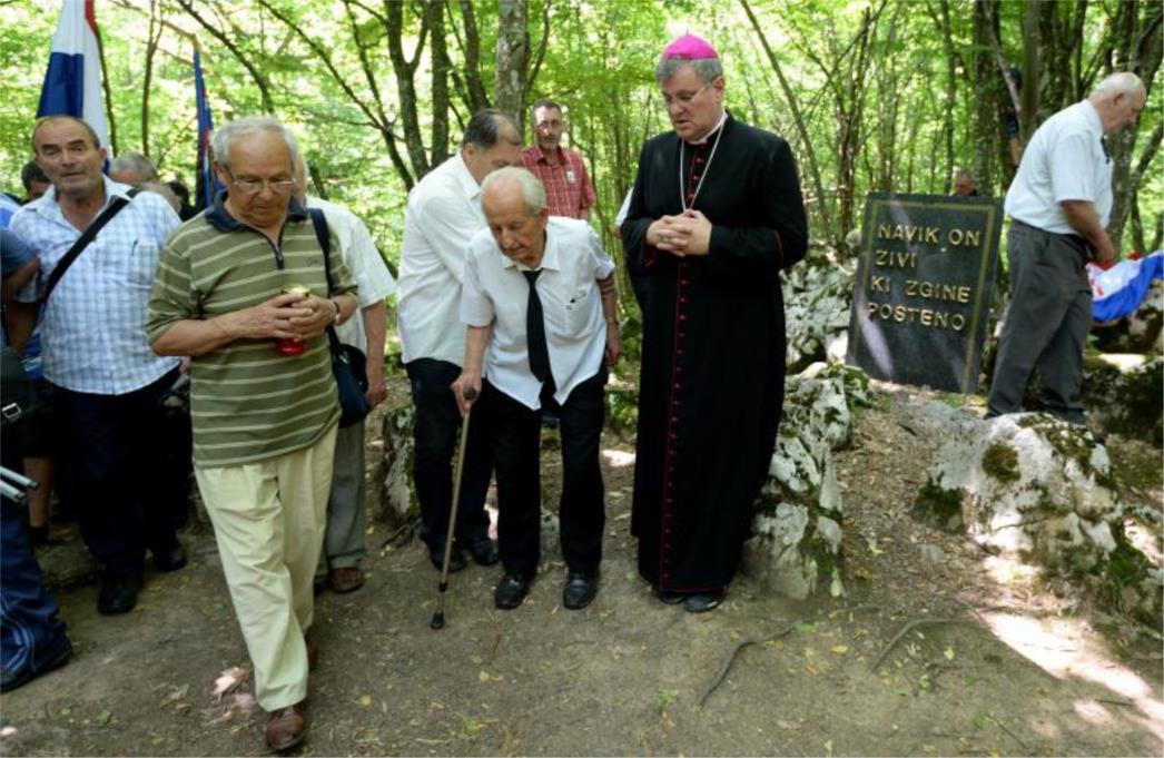BISKUP KOŠIĆ: 'Štite zločince, a kod Siska slave te ubojice kao neke antifašiste'