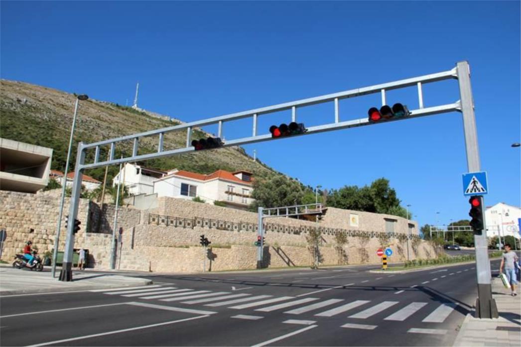 PROMETNA NESREĆA U DUBROVNIKU: Oborio djevojku (18) na pješačkom prijelazu, zadržana u bolnici 