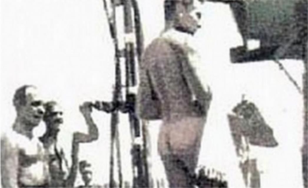  ZLOČINAC I GOLOTINJA: Zabranjena Titova fotografija na kojoj je potpuno gol