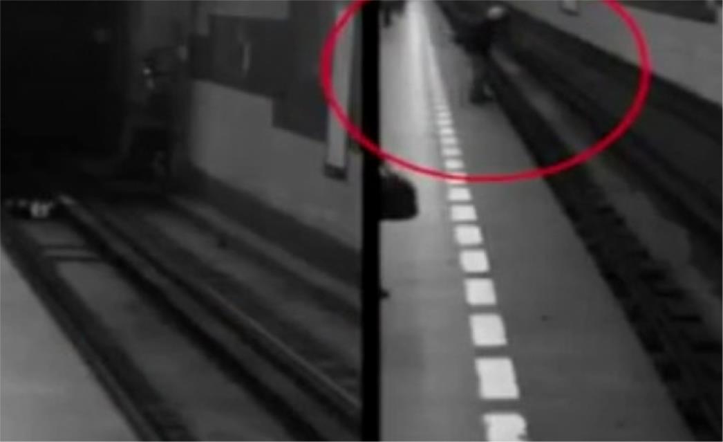 VIDEO DANA: Pala pod vlak koji je prešao preko nje pa ustala i odšetala