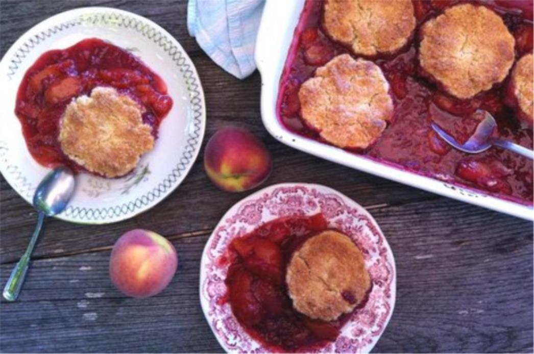RECEPT DANA: Cobbler s breskvama i malinama
