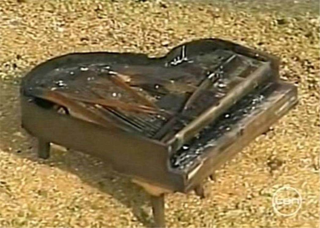 Veliki klavir misteriozno se pojavio na floridskoj plaži