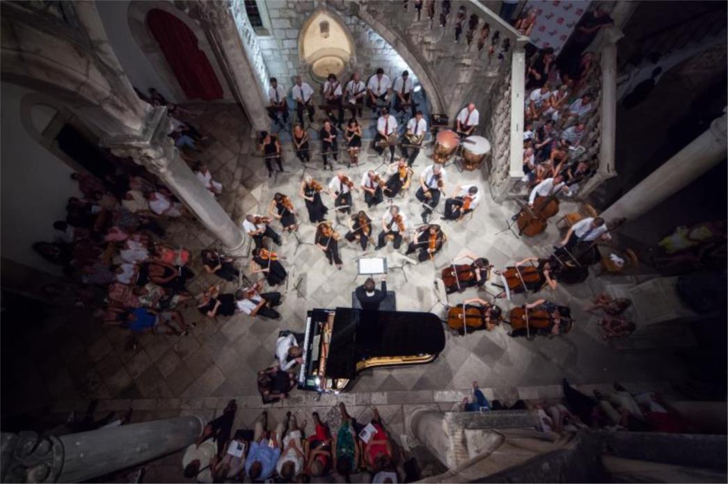 NE PROPUSTITE VEČERAS: Dubrovački simfonijski orkestar s gostima u Dvoru 