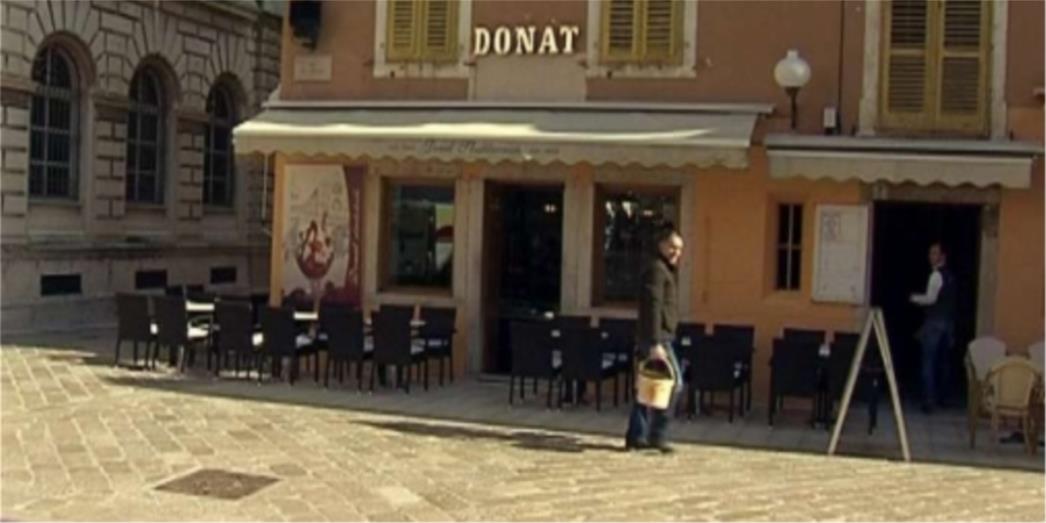 LINIĆEVI ZATVORILI NAJPOZNATIJU SLASTIČARNU U ZADRU: Pečat na vratima zbog 7 kuna!