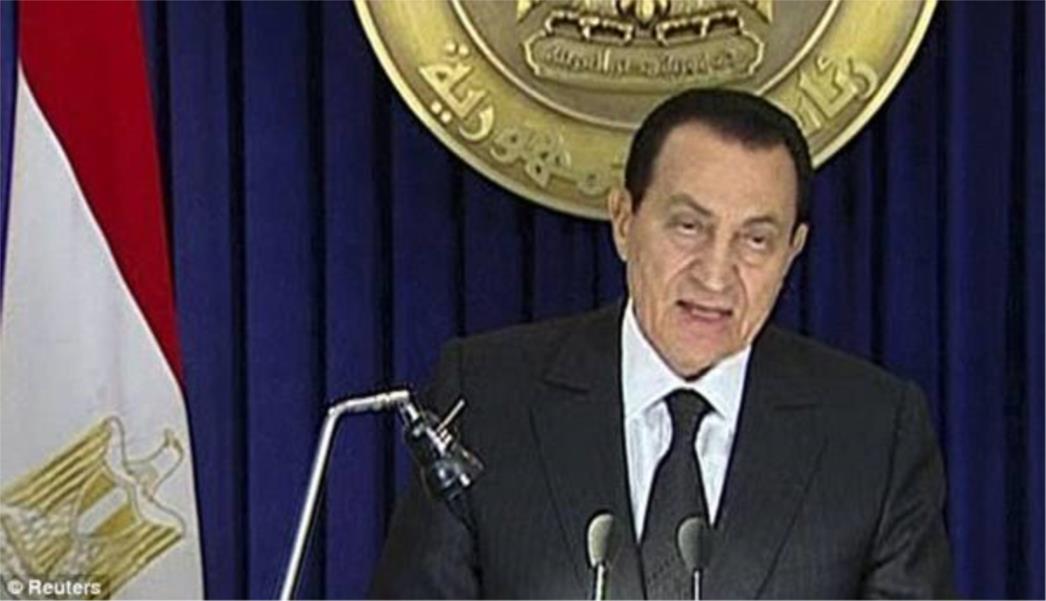  Mubarak raspušta vladu, prosvjednici zauzimaju policijske postaje