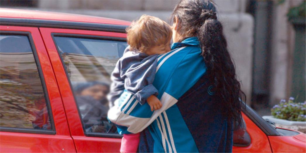 JESTE LI SE IKAD ZAPITALI: Zašto dijete na  rukama prosjaka uvijek spava?