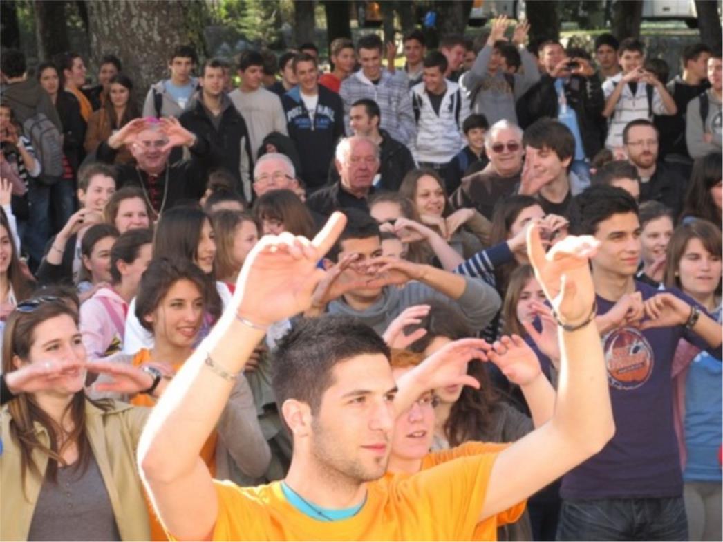 ULOŽITE SVOJE TALENTE I SPOSOBNOSTI U NOVE IZAZOVE: Biskupova poruka za početak školske godine (VIDEO)