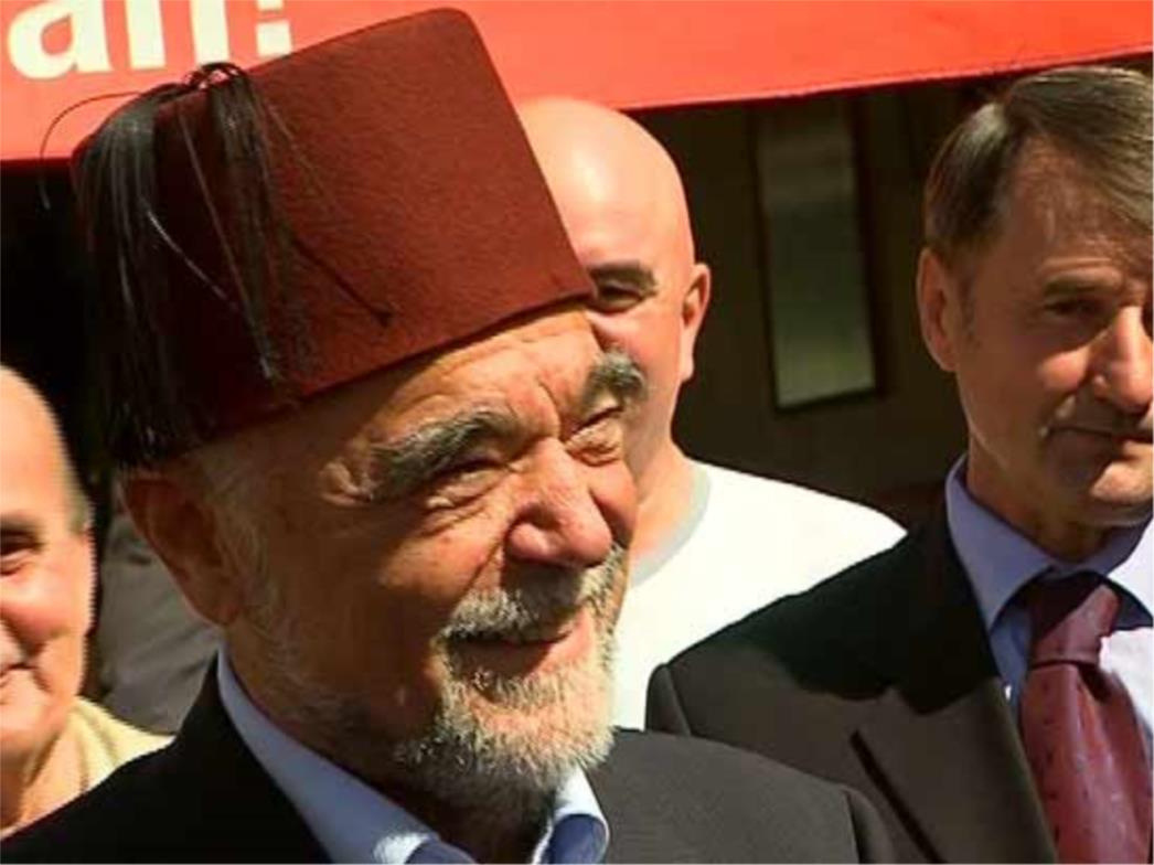 SVE KOMUNJARE NA JEDNOM KUPU Mesić: Tko je Reding?! Koga ona predstavlja?! Ona je predstavnik jednog kolegijalnog tijela!