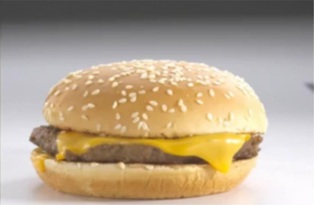 (VIDEO) Procurila strogo čuvana tajna:  McDonalds skandalozno vara svoje mušterije