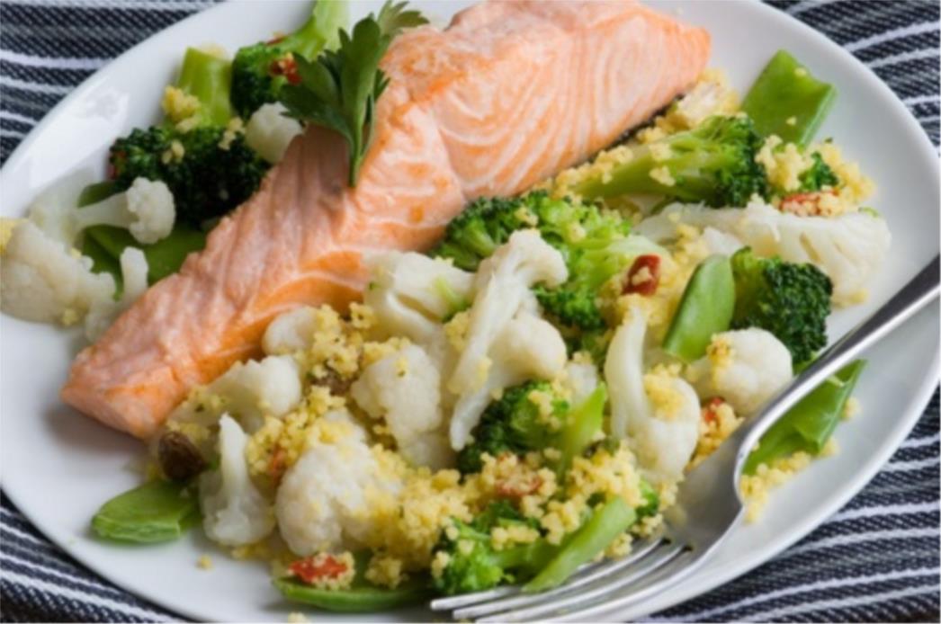 RECEPT DANA: Losos s brokulom