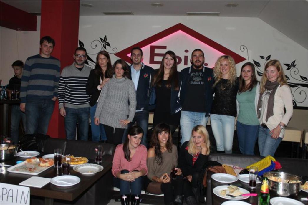 ESN DUBROVNIK ORGANIZIRAO EURODINNER:  Internacionalna jela uz klapu Kaše (FOTOGALERIJA) 