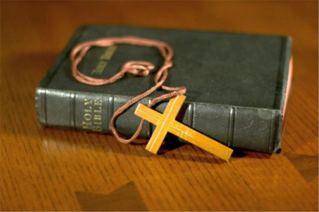 Gay lobiji uspjeli: U Kanadi Biblija proglašena govorom mržnje!
