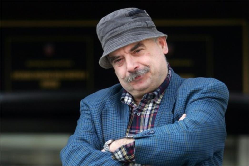 (VIDEO) 'Nećete vi širit pedersku propagandu': Predrag Raos u P.E.N.-u bacao suzavac