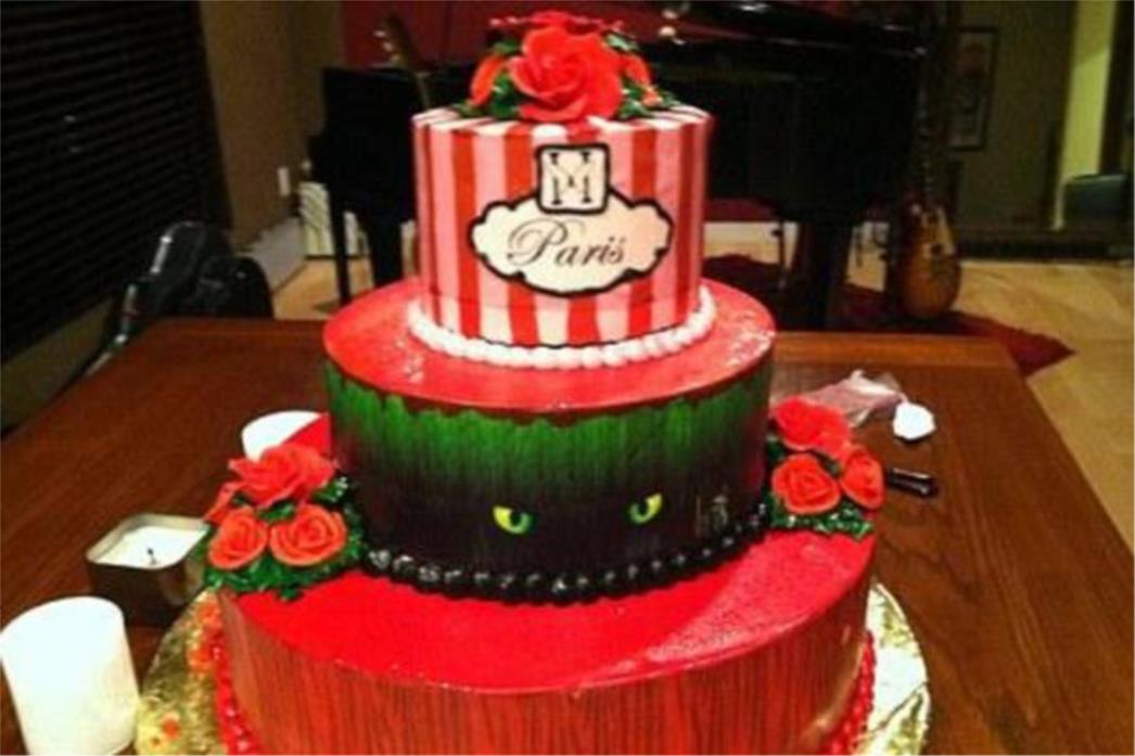 Paris Hilton ostala bez torte za rođendan, ukrao je nepozvani gost 