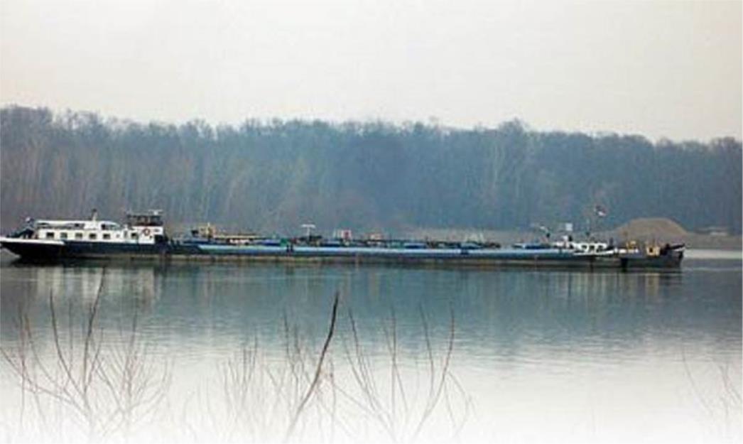 Hrvatski riječni tanker nasukan u Srbiji nije oštećen