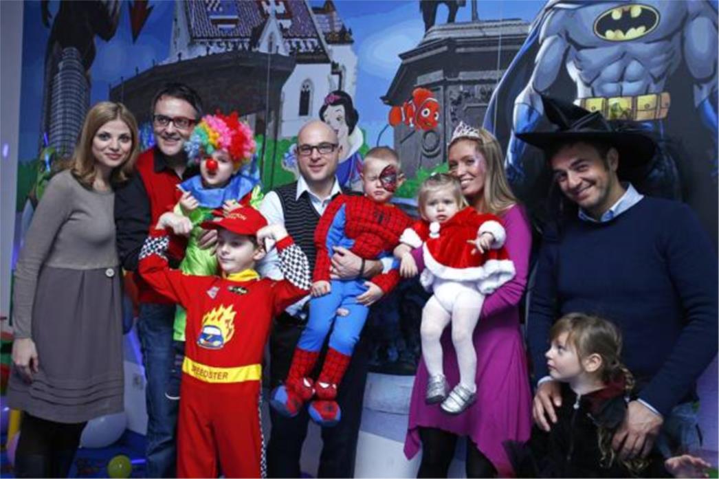 FOTO Tarik, Sandi i Valentić među ponosnim očevima na maškarama za najmlađe