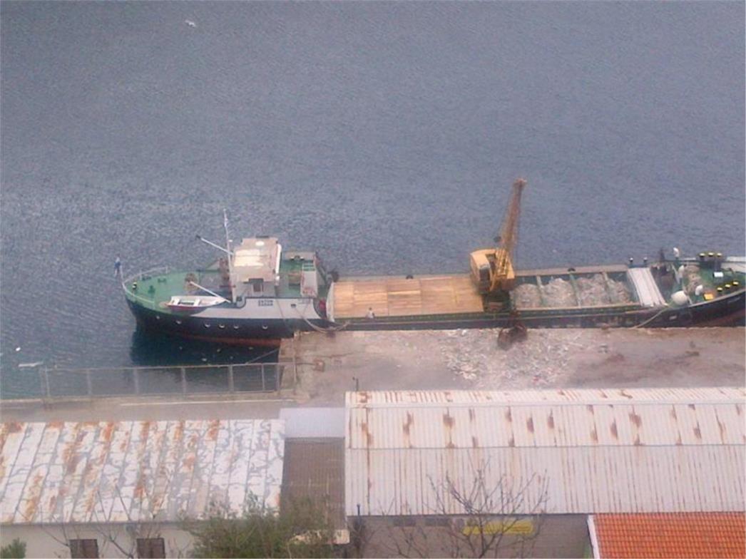 ŠTO SE TO DOGAĐA NA BATAHOVINI: Smeće pluta Omblom, nadležni nezainteresirani? (FOTO)