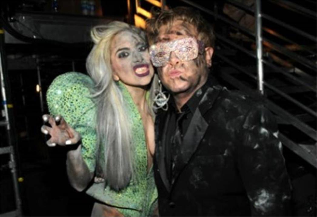 Lady Gaga krštena kuma sinu Eltona Johna