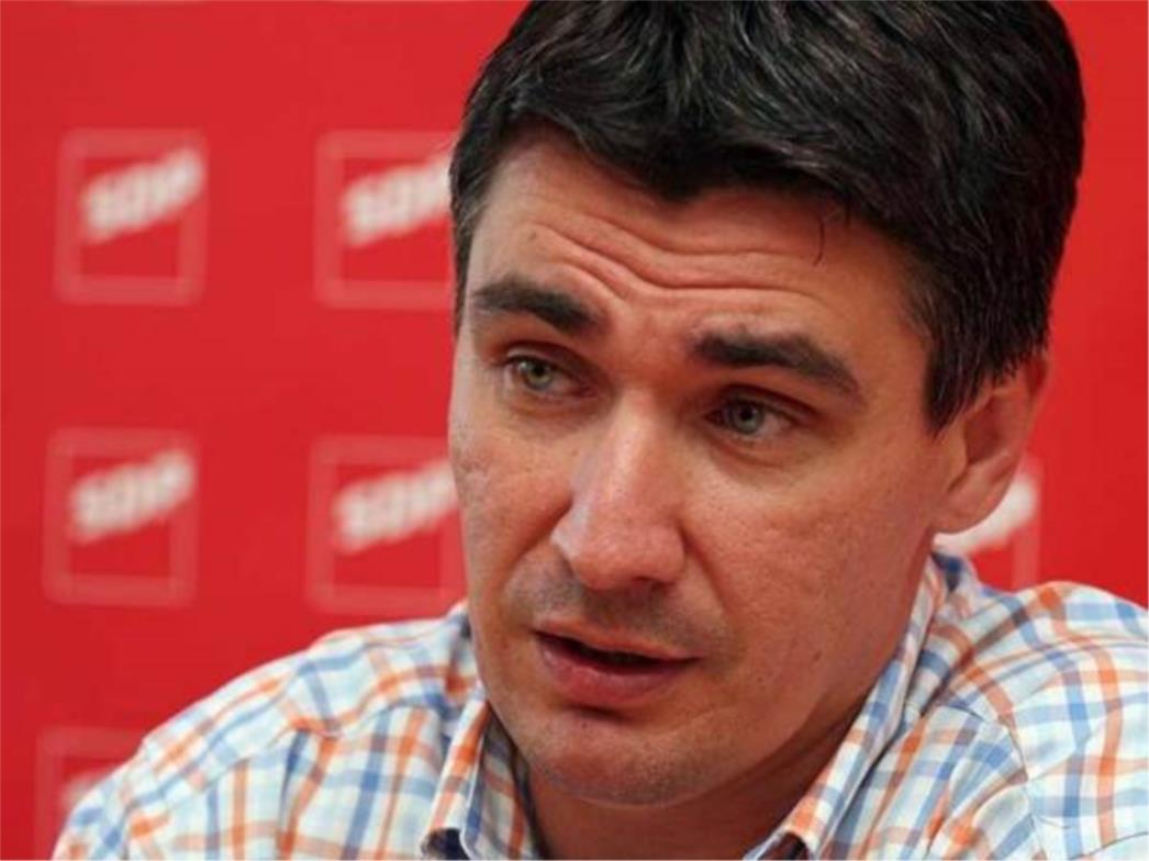 Oporba osudila nasilje, Milanović traži datum prijevremenih izbora