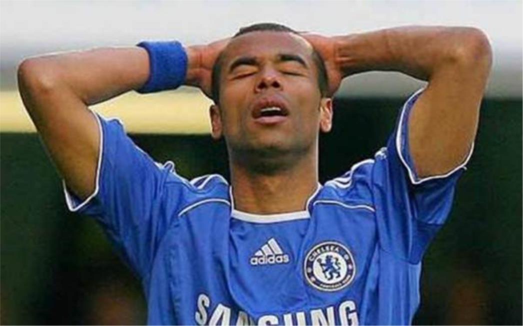Ashley Cole u svlačionici zračnom puškom ozlijedio mladog kolegu