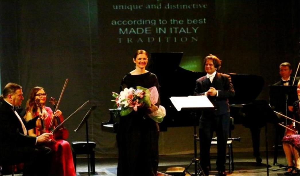 ALBANCI ODUŠEVLJENI!  Dubrovačka pijanistica Ivana Marija Vidović održala koncert u Tirani /FOTO/