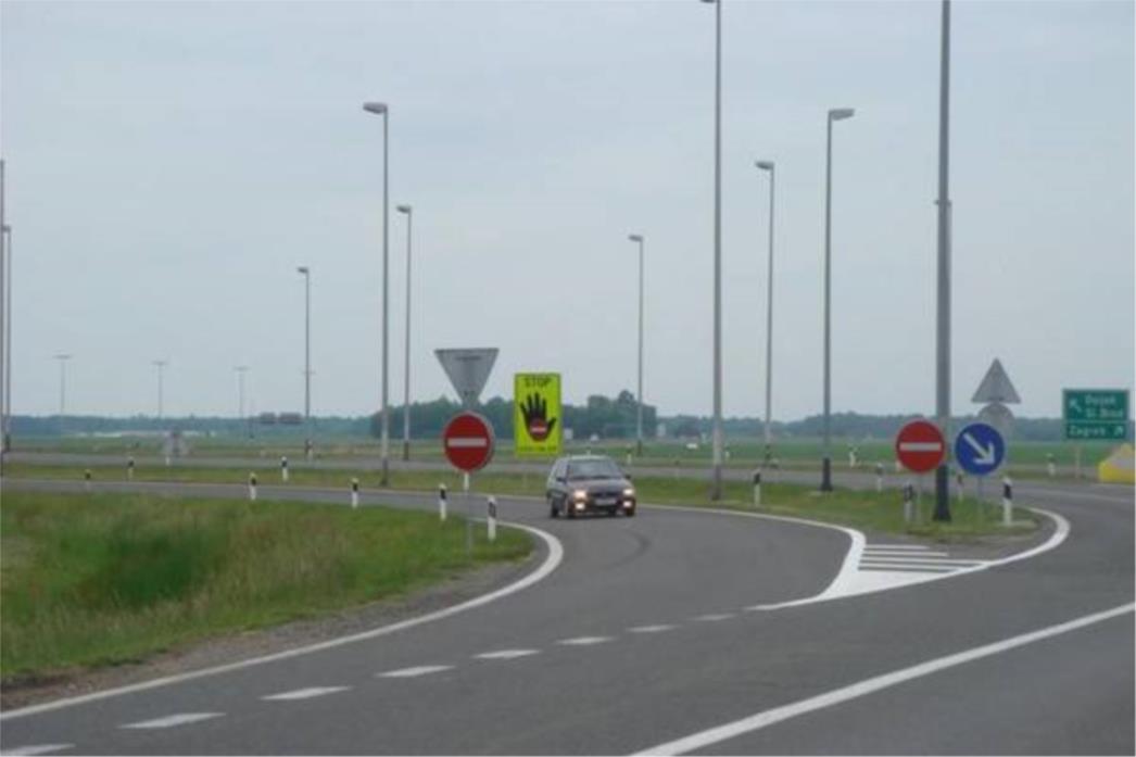 Manijak jurio autocestom 211 kilometara na sat