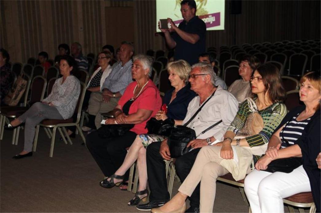 SRCEM ZA SLAVONIJU:  Dubrovčani uživali u humanitarnom koncertu (FOTOGALERIJA)