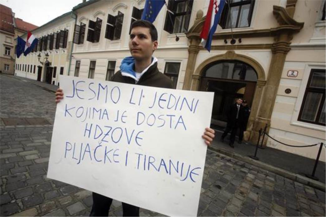  'Pernar je papak i marioneta!'