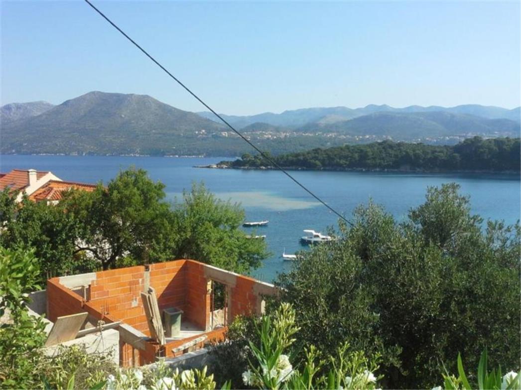 Ispuštanje  fekalija na Kalamoti od strane grupacije Karisma? Kalamotezi mole za pomoć! /FOTO/