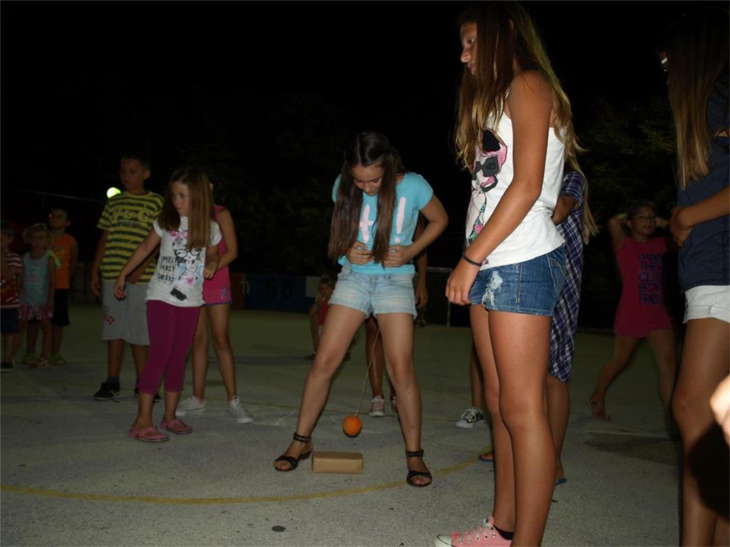 Igre po naški u Mokošici:  Mladi se zabavali, roditelji oduševljeni! /FOTO/