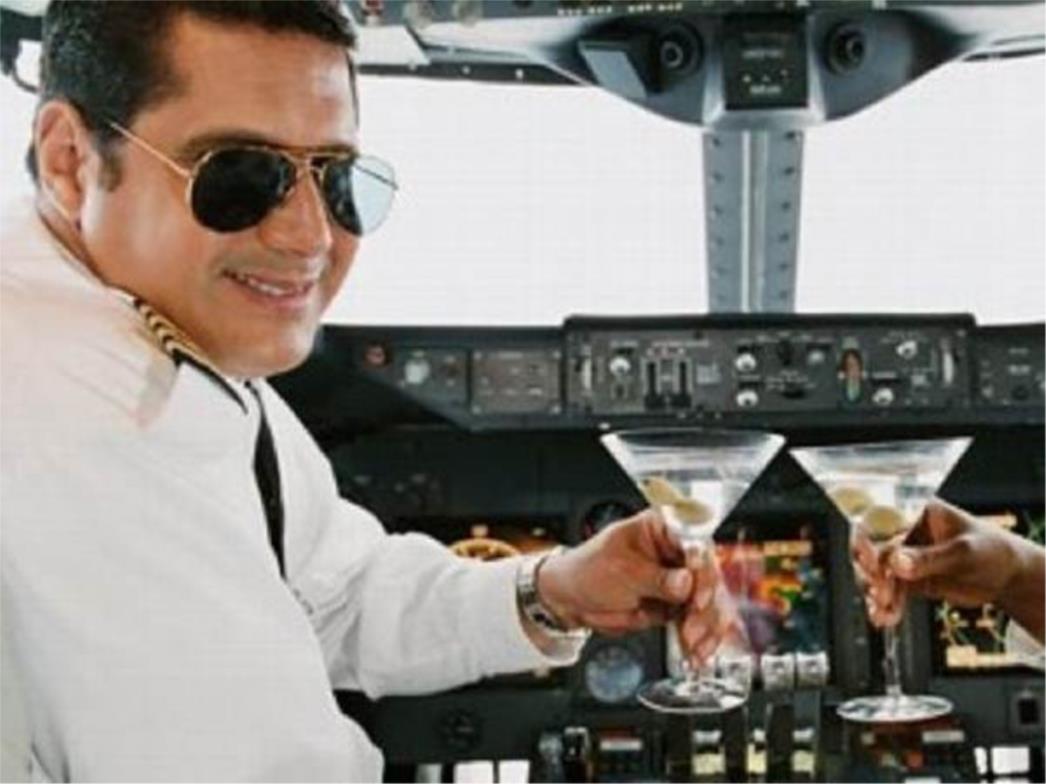 Poštovani putnici vežite pojaseve, vaš pilot je pijan