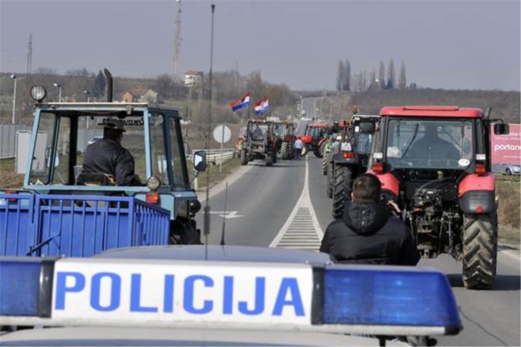  I dalje blokada prometnica