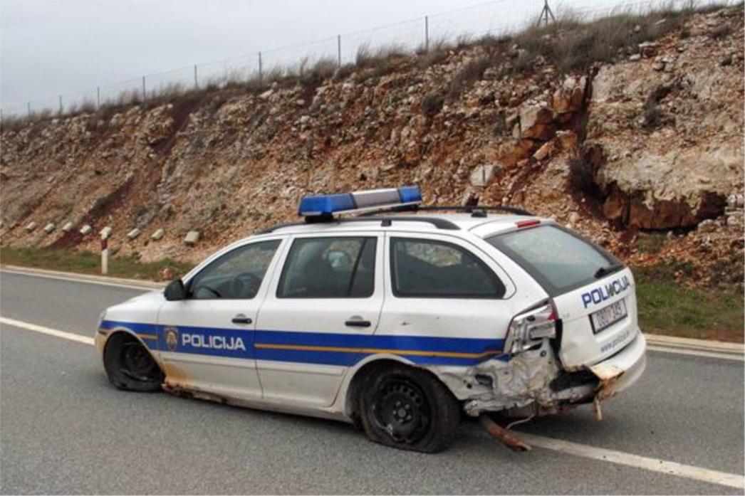 Na istarskom ipsilonu policajci sletjeli s ceste