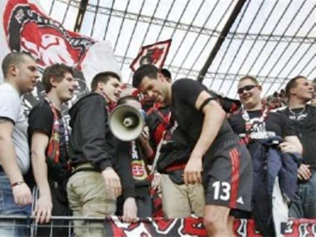  Ballack uzeo megafon i vrijeđao Köln